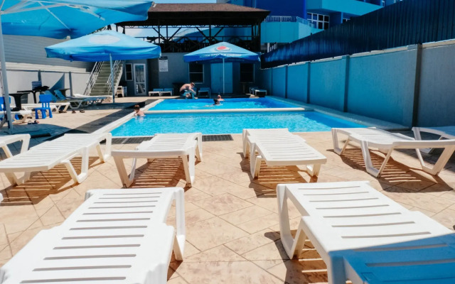 Sedymoye Nebo Hotel