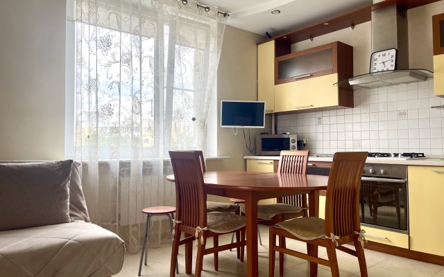 Prostornaya 3kh-Komnatnaya V Istoricheskom Tsentre Flat
