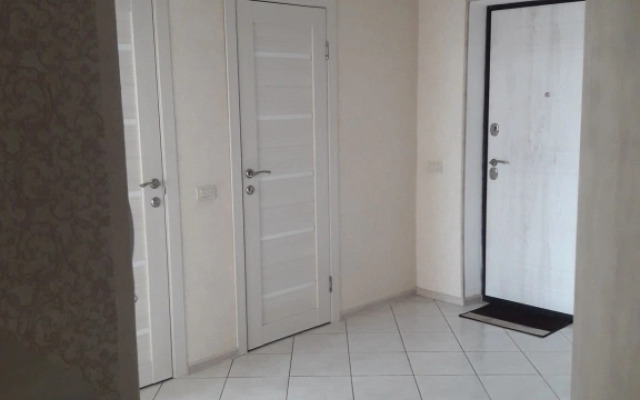 V  Prestizh Khaus Flat 1