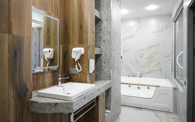 Dynasty Hotel & SPA