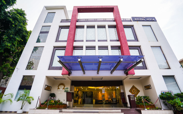 The Golden Apple Hotel