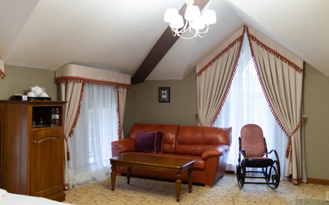 Гостиничный комплекс Имение Алтунъ корпус Барский флигель