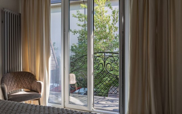 Апартаменты Hotel Attashe