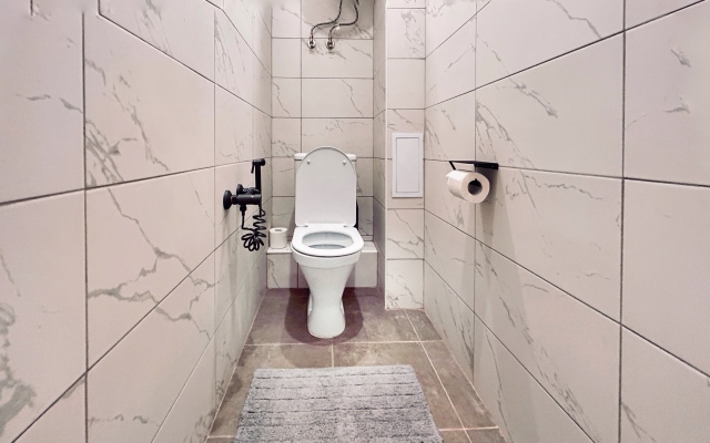 Bolshaya dvukhkomnatnaya s domashnim kinoteatrom Flat