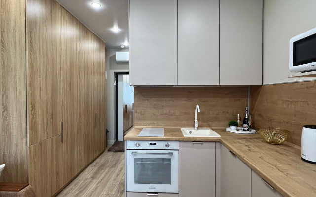TopHouse na Strelkovoy 18k2 Apartments