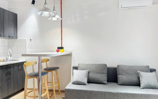Kvartira 2-h komnatnaa Kvartira v Stile LOFT s panoramnoj lodziej