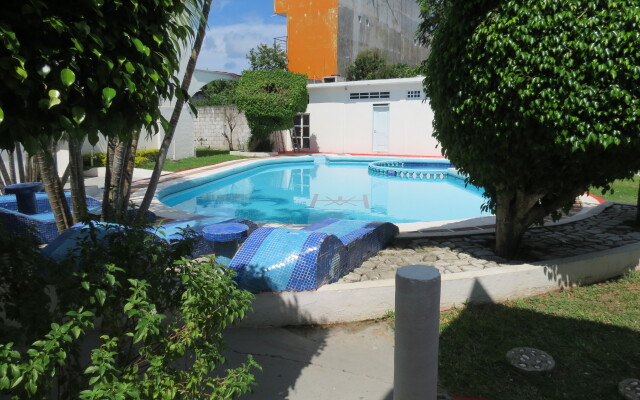 Отель Albri by Rotamundos