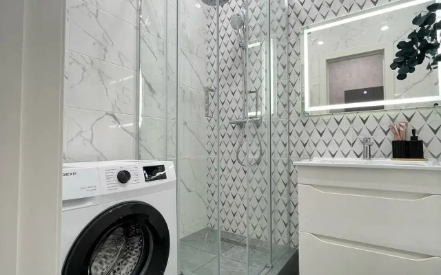 Dlya Dvoikh Monako Flat