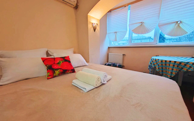 Квартира 2-х комнатная на Жукова 6