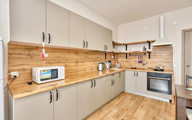 Sovremennaya Komfortnaya Yevrodvushka Na 21 Etazhe Apartments