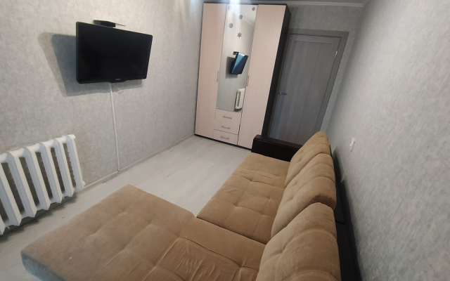 Квартира трехкомнатная в центре полностью оборудована для проживания