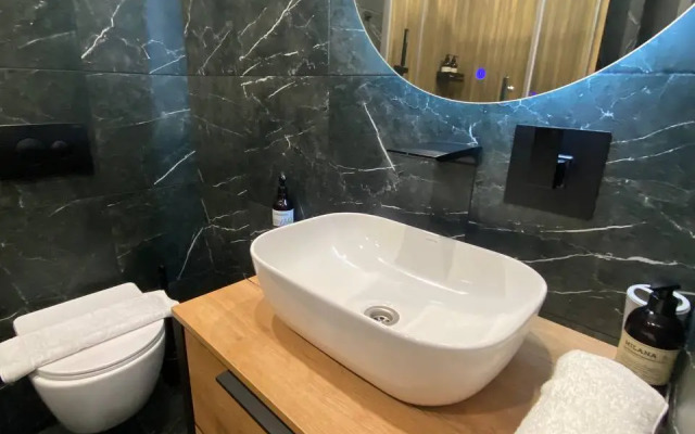 Апартаменты с Балконом и Видом на Русский Мост