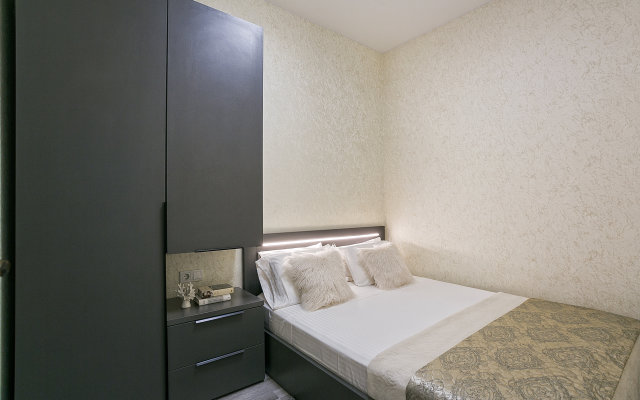 Sky Plaza Apartments