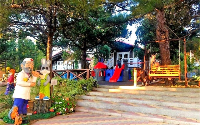Mozhzhevelovy Park Hotel