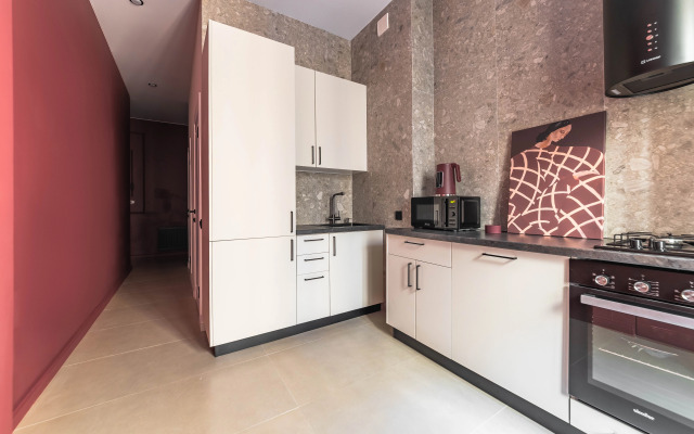 Trekhkomnatnaya S Dizaynerskim Remontom Na Sadovoy Flat