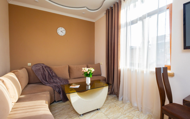 2-K, Ulitsa Amiryana, Am104 Flat