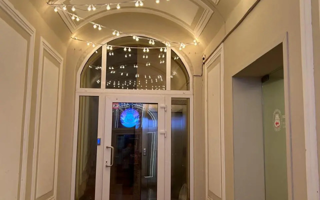 Квартира Уютная студия посуточно рядом с метро Петроградская