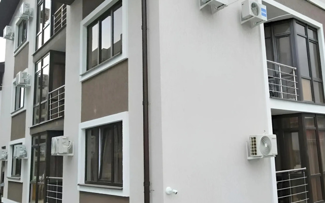 Yevrodvushka v Nizhneimeretinskoj Bukhte Flat