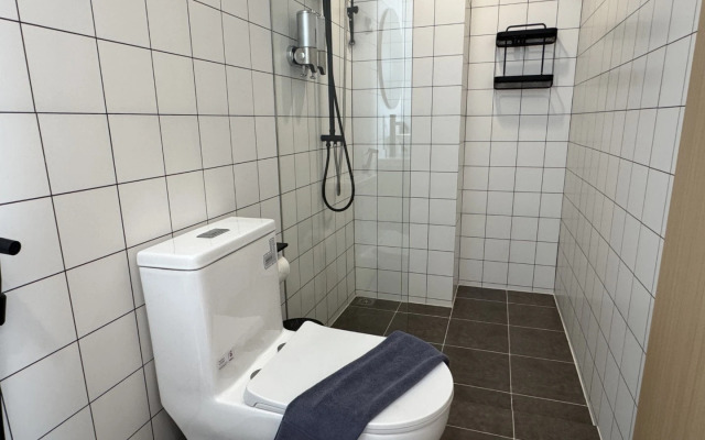 Milaya s Basseynom Ryadom s Morem Flat