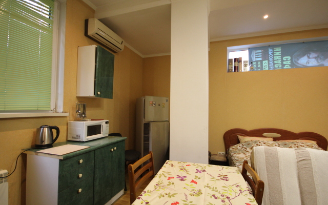 Апартаменты Статус на Кирова 10 в Ялте 2