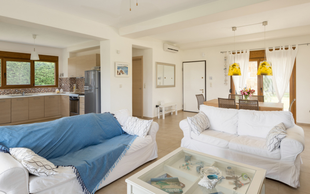 Belus Luxury Sani Villa
