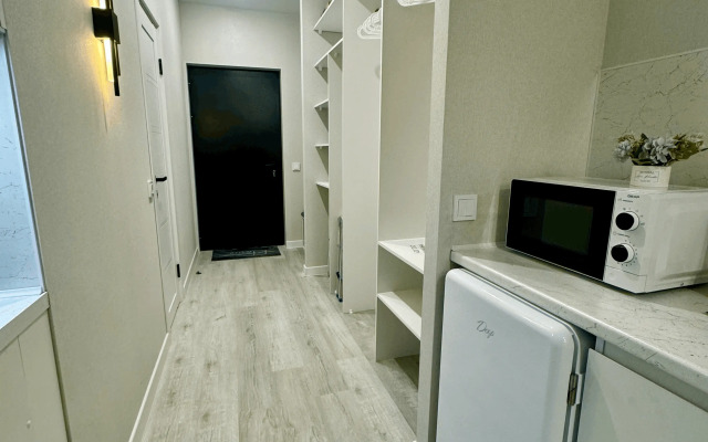 Novaya Studiya s Dizaynerskim Remontom dlya Dvoikh Apartments