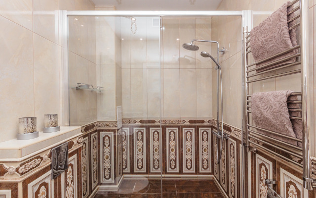 Per. Bogdana Khmelnitskogo 10 Flat