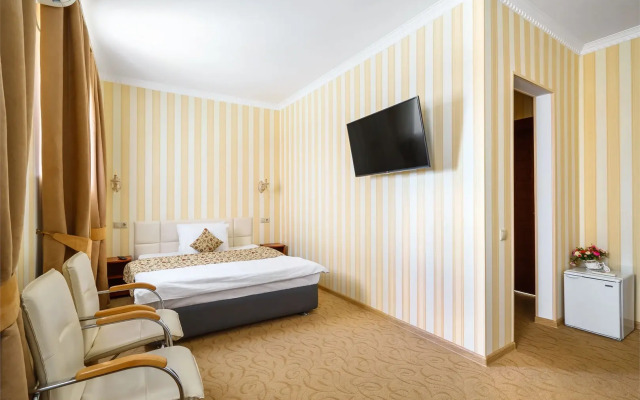 Gorki-10 Hotel