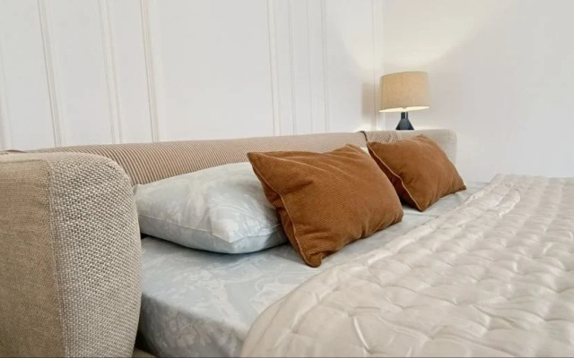 Апартаменты у Мирожского монастыря