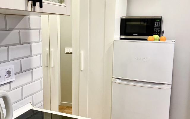 Na 4kh Gostey S Balkonom Vblizi Aeroporta Sheremetyevo Apartments