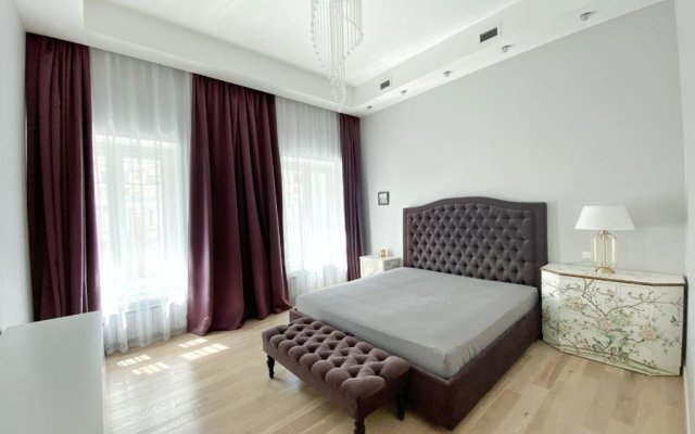 Квартира Piter Apatrments у Эрмитажа (2 спальни, парковка, кондиционер)