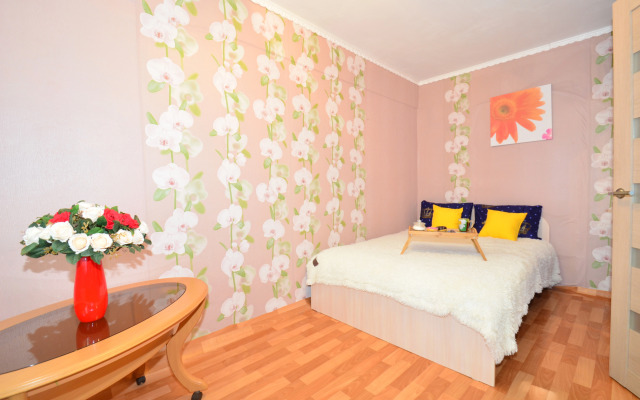 Апартаменты Двухкомнатные на Гладкова 21