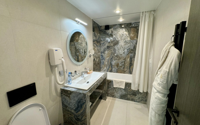 Tygyn Darkhan Hotel