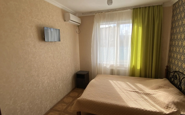 Na Prosvescheniya 152/2 Guest house