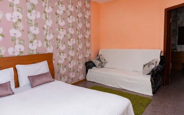 Po Ulitse Yamskaya Flat