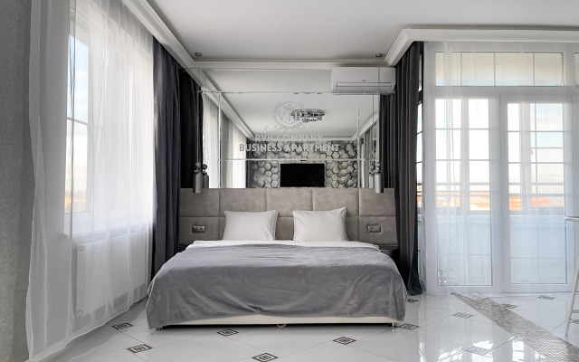 Апартаменты стильные с камином Царская Столица в центре