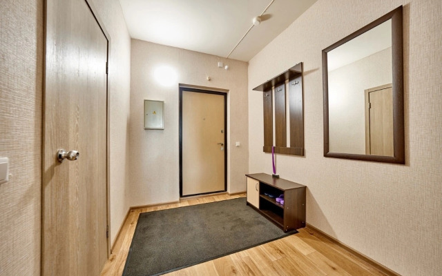 Sovremennaya Komfortnaya Yevrodvushka Na 21 Etazhe Apartments