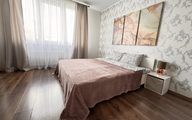 V Samom Tsentre Istoricheskogo Rayona Amalienau Flat