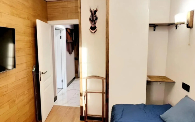 Ryadom s Morem i Vokzalom Flat