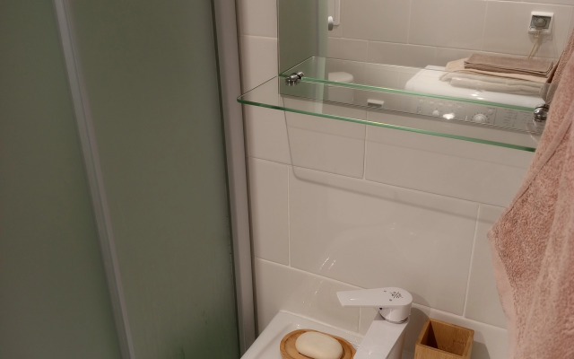 Квартира Студия в Историческом Доме с Достопримечательностями