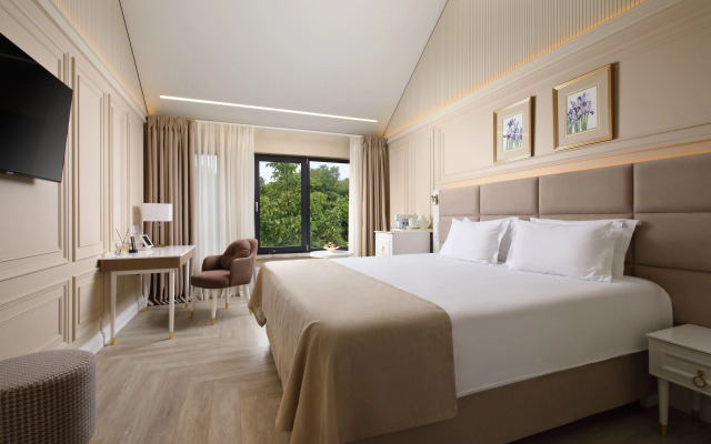 Amk Montis Hotel