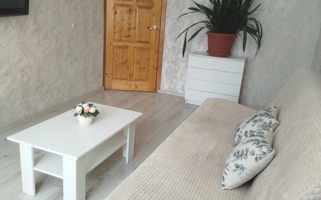 Ryadom S Parkom Petergof Flat