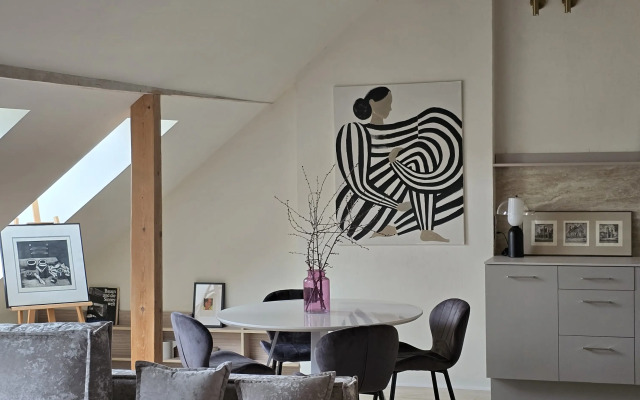 Mansarda S Vidom Na Verkhnee Ozero Flat