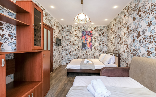 Апартаменты Титова 198/1