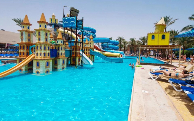 Hostgool Beach Chalets Mirage Bay Resort & Aqua Park