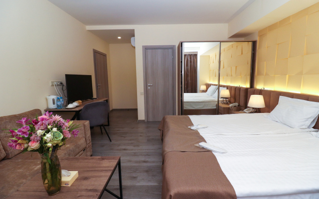 Mandarin Hotel