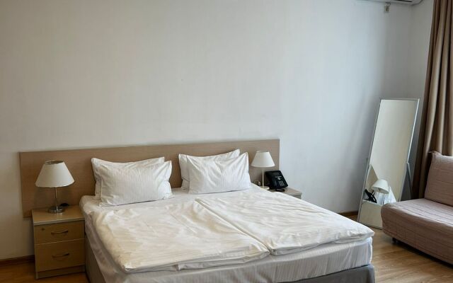 Parusnaya 21 Apartment 1