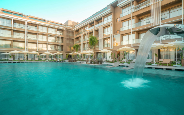 Prive Suite Side & Spa  (Adult Only 16+)