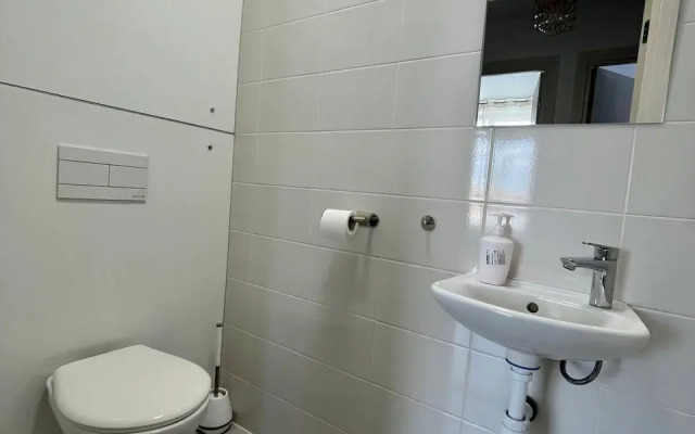 Yevrotreshka Vv Apart Vozle Metro Kotelniki Na Sosnovoy 5k1 Apartments