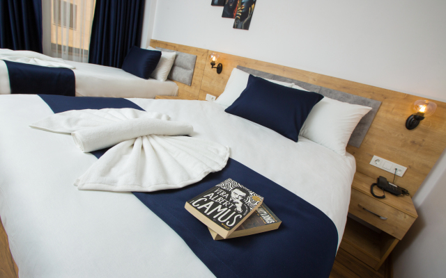 Golden Street Hotel